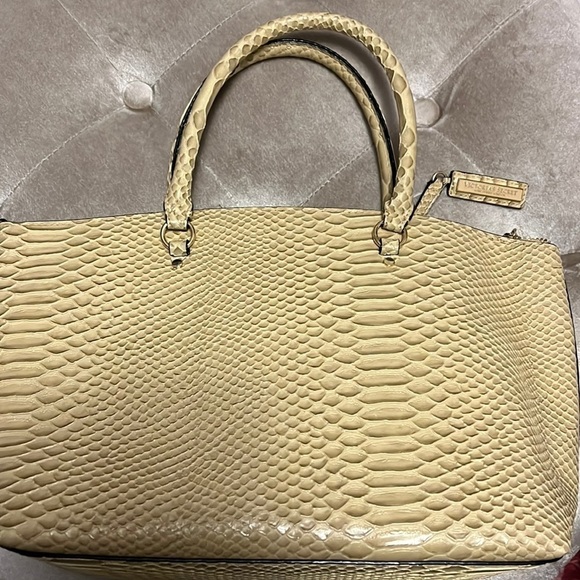 Victoria’s Secret tan reptile faux leather bag with gold hardware, mirror - Picture 5 of 12